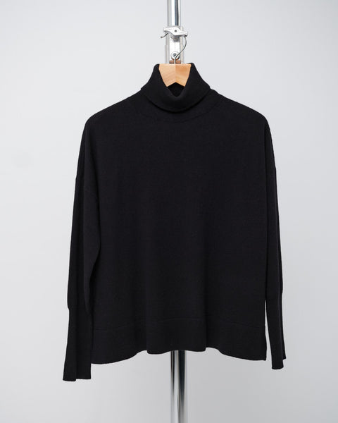 LIVIA Turtleneck Sweater